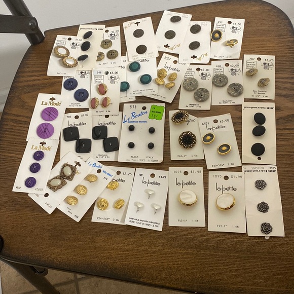 Vintage Other - Various Vintage Buttons on cards Bundle